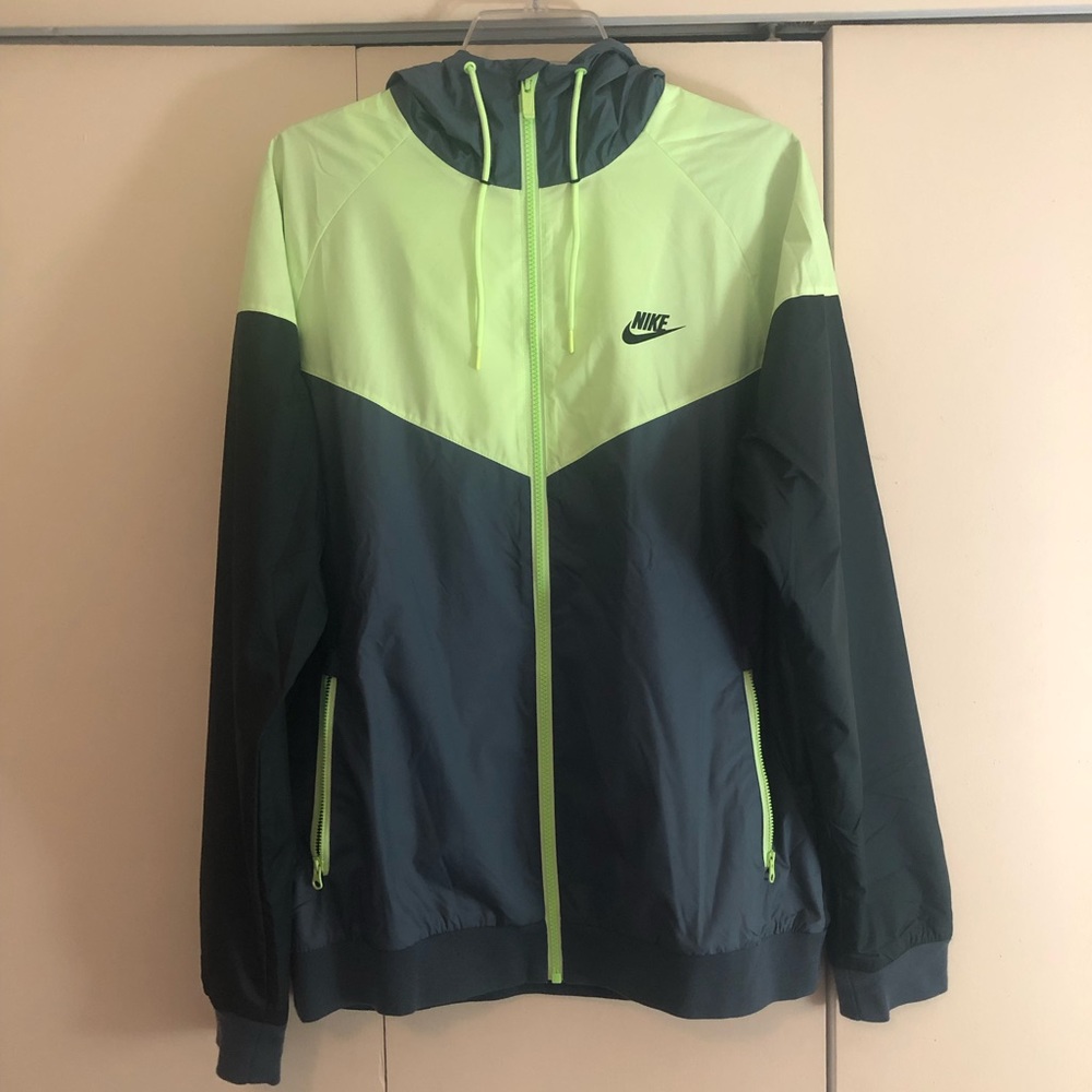Nike Unisex Windbreaker